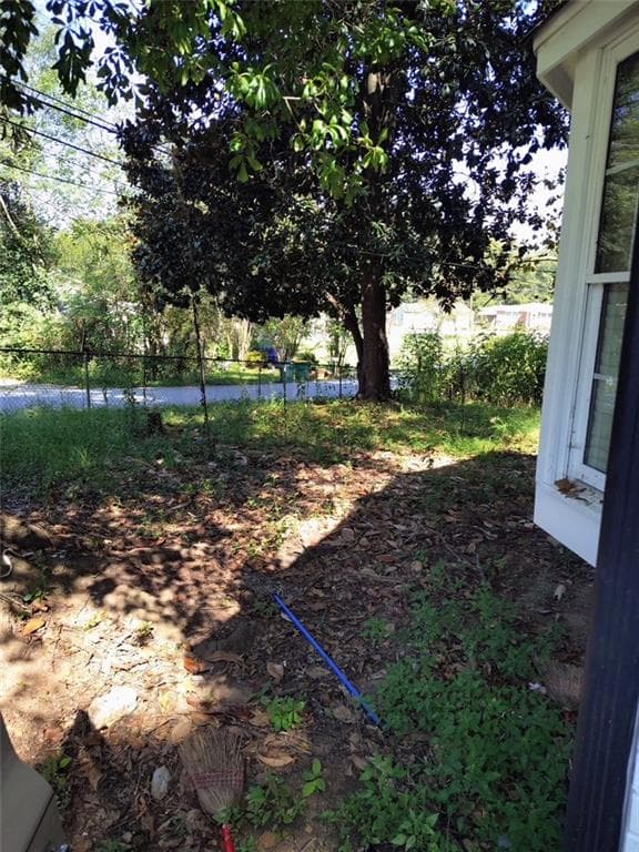 2 bedroom, 1 bathroom, 1,199 sq ft single family residence for sale at 5212 Albert Drive, Forest Park, GA 30297 — photo 2