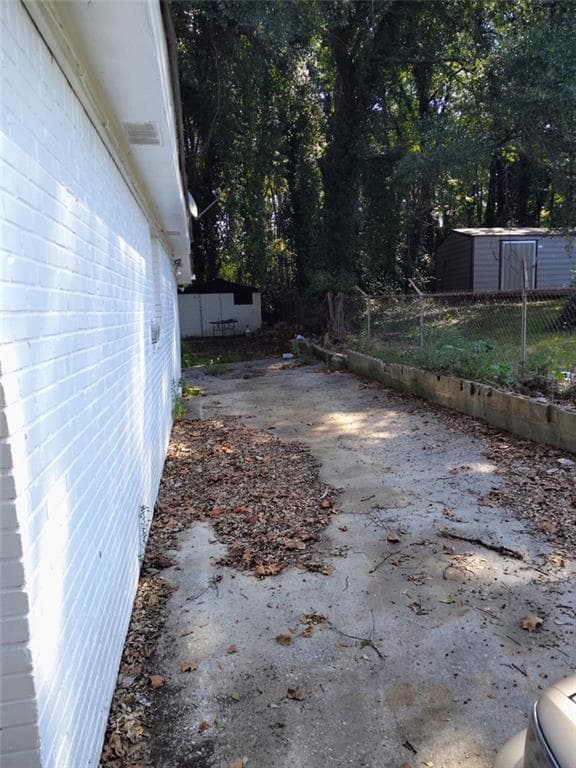 2 bedroom, 1 bathroom, 1,199 sq ft single family residence for sale at 5212 Albert Drive, Forest Park, GA 30297 — photo 3