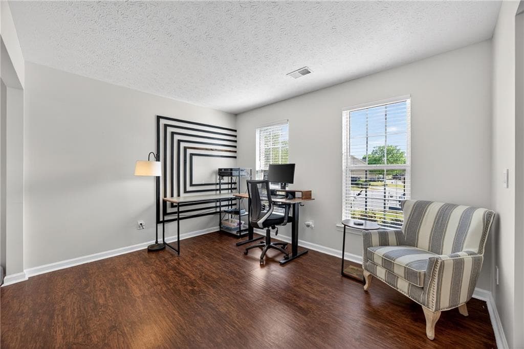 3 bedroom, 3 bathroom, 2,041 sq ft single family residence for sale at 9899 Vista Circle, Union City, GA 30291 — photo 5