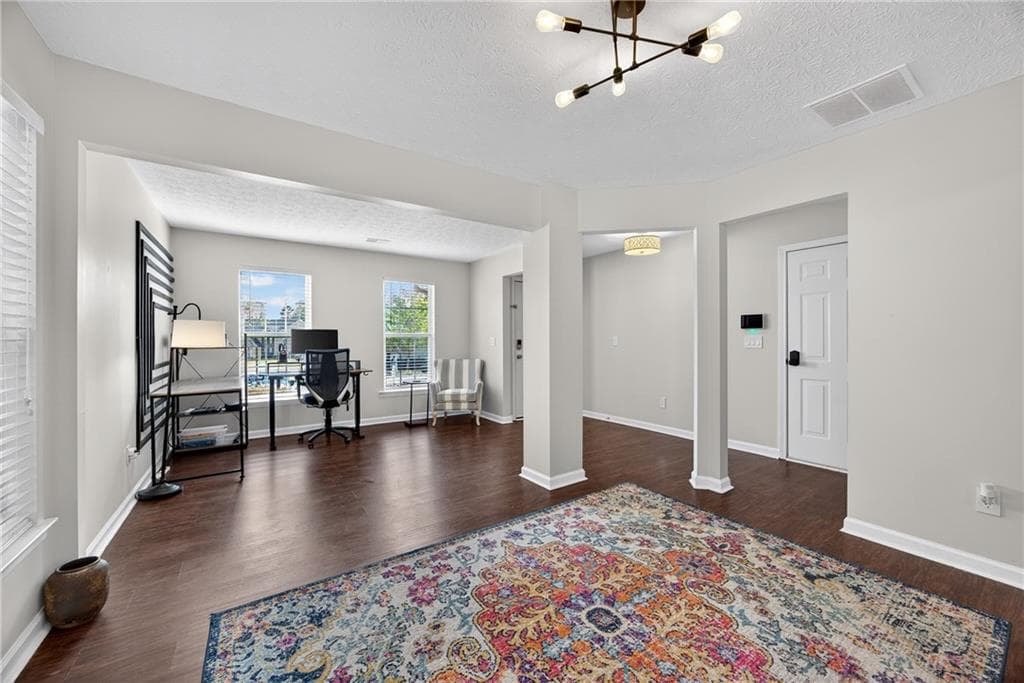 3 bedroom, 3 bathroom, 2,041 sq ft single family residence for sale at 9899 Vista Circle, Union City, GA 30291 — photo 6