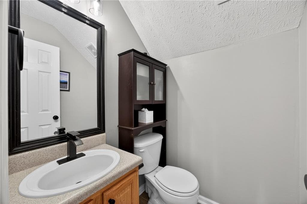 3 bedroom, 3 bathroom, 2,041 sq ft single family residence for sale at 9899 Vista Circle, Union City, GA 30291 — photo 7