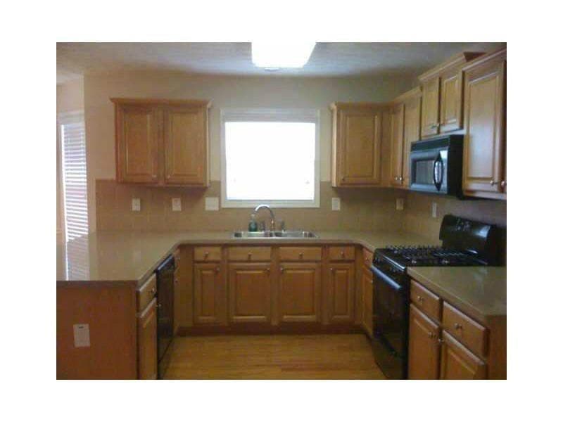 4 bedroom, 3 bathroom, 2,674 sq ft single family residence for rent at 3555 Stoneleigh Run Drive 3555, Buford, GA 30519 for $2,300 a month — photo 6