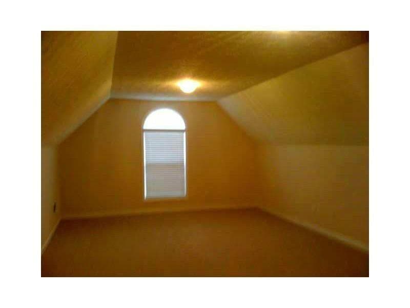 4 bedroom, 3 bathroom, 2,674 sq ft single family residence for rent at 3555 Stoneleigh Run Drive 3555, Buford, GA 30519 for $2,300 a month — photo 9