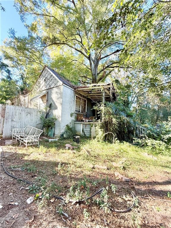 3 bedroom, 1 bathroom, 1,195 sq ft single family residence for sale at 5596 Lakeside Drive, Union City, GA 30291