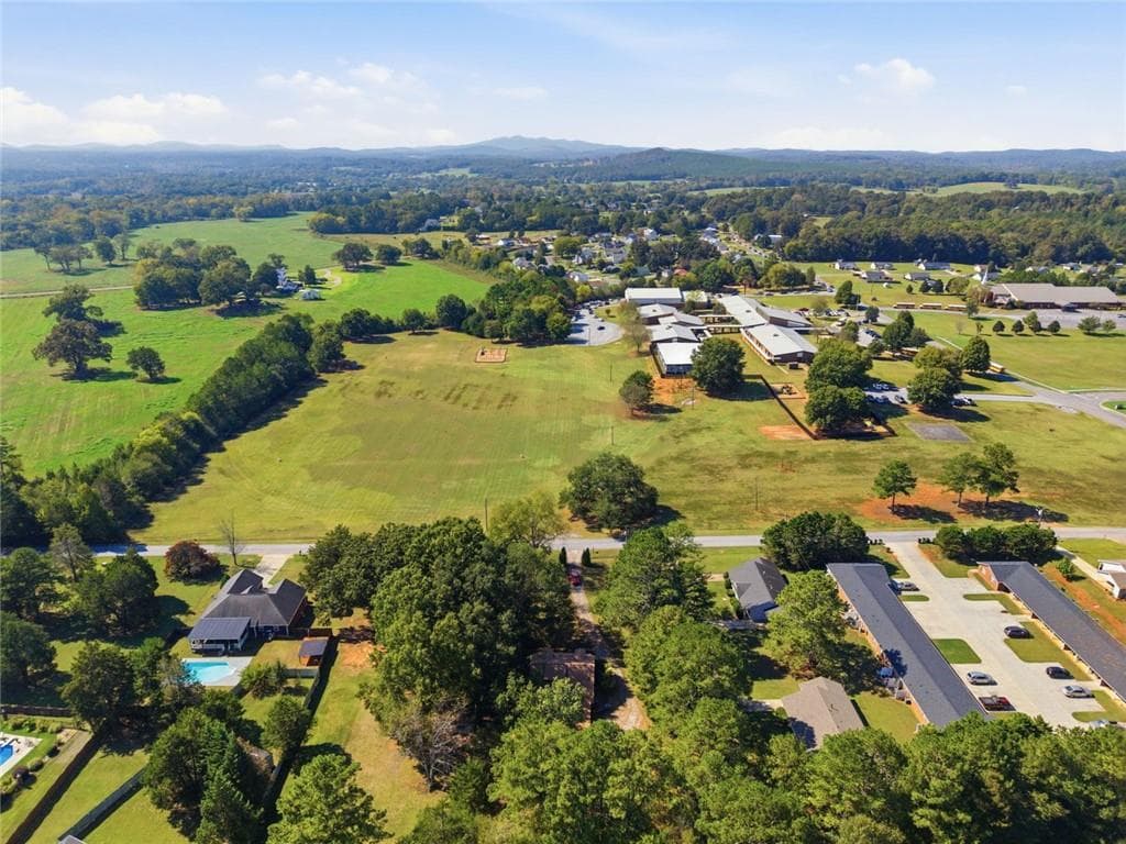 3 bedroom, 2 bathroom, 2,200 sq ft single family residence for sale at 432 Valley Drive, Cedartown, GA 30125 — photo 7
