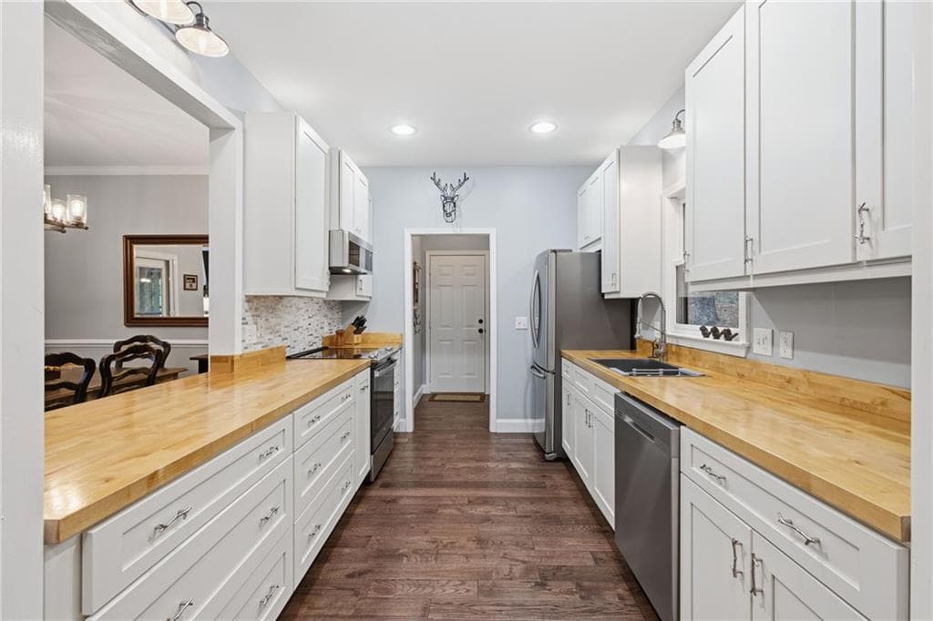 4 bedroom, 4 bathroom, 2,905 sq ft single family residence for sale at 77 Raccoon Run Lane, Big Canoe, GA 30143 — photo 9