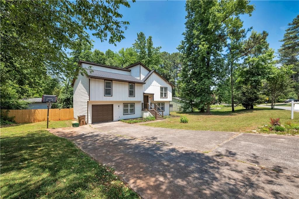 5 bedroom, 3 bathroom, 2,624 sq ft single family residence for rent at 4720 Jamerson Forest Circle, Marietta, GA 30066 for $2,795 a month — photo 1 of 46