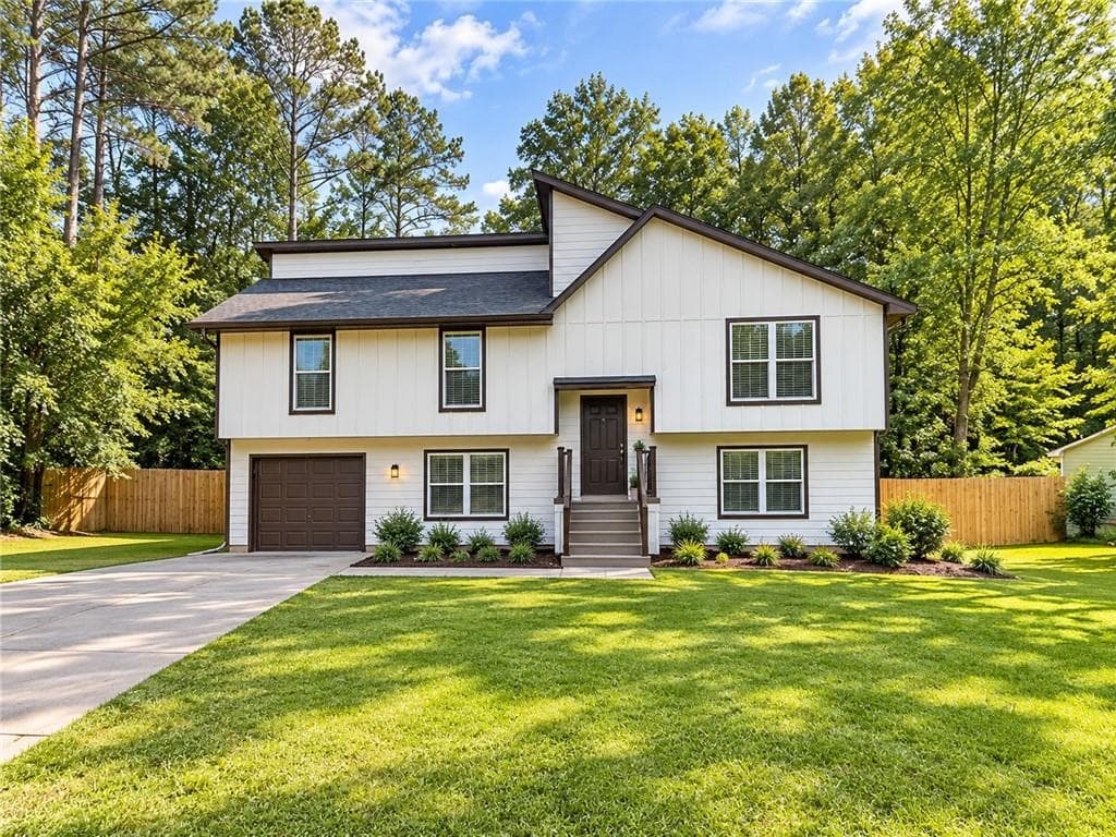 5 bedroom, 3 bathroom, 2,624 sq ft single family residence for rent at 4720 Jamerson Forest Circle, Marietta, GA 30066 for $2,795 a month — photo 2