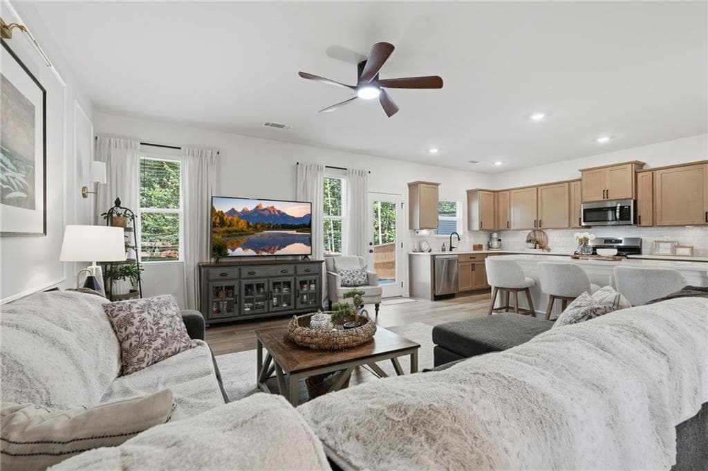 4 bedroom, 3 bathroom, 2,281 sq ft single family residence for rent at 75 Pineview Drive, Dawsonville, GA 30534 for $2,200 a month — photo 8