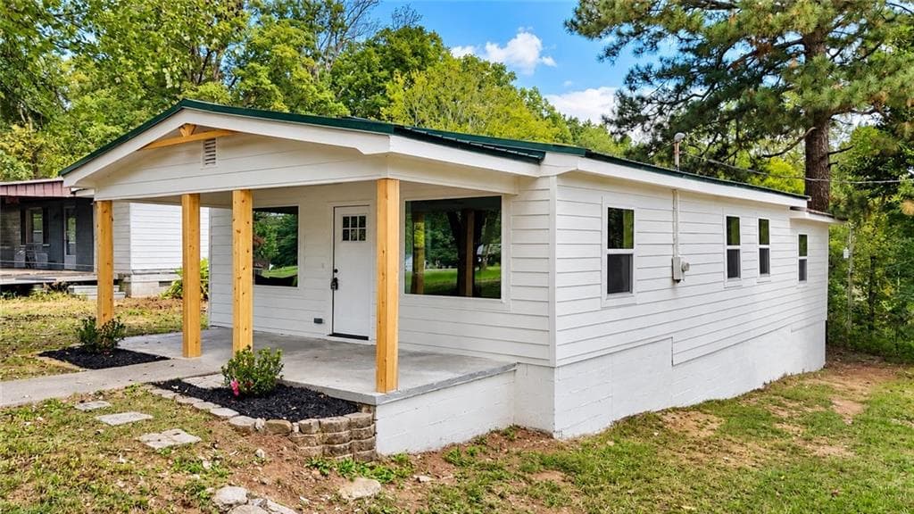 3 bedroom, 1 bathroom, 1,176 sq ft single family residence for sale at 1051 Cavender Road, Dalton, GA 30721 — photo 5