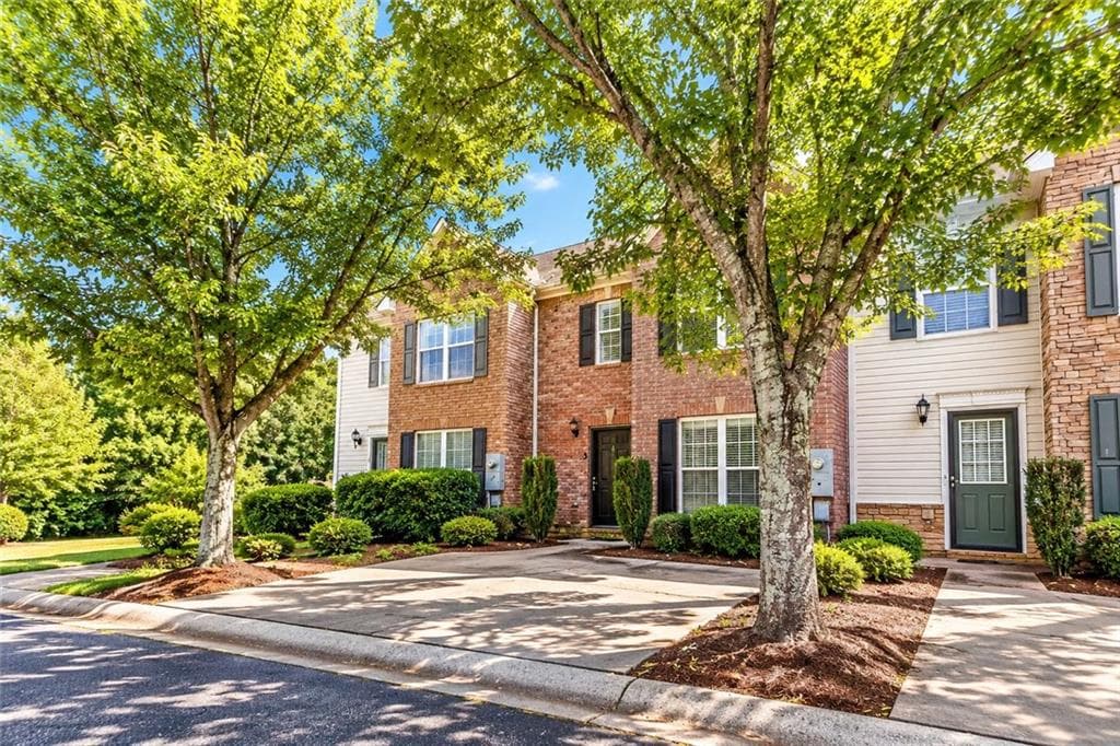 3 bedroom, 3 bathroom, 1,424 sq ft townhouse for rent at 3009 Waldrop Circle, Decatur, GA 30034 for $1,895 a month