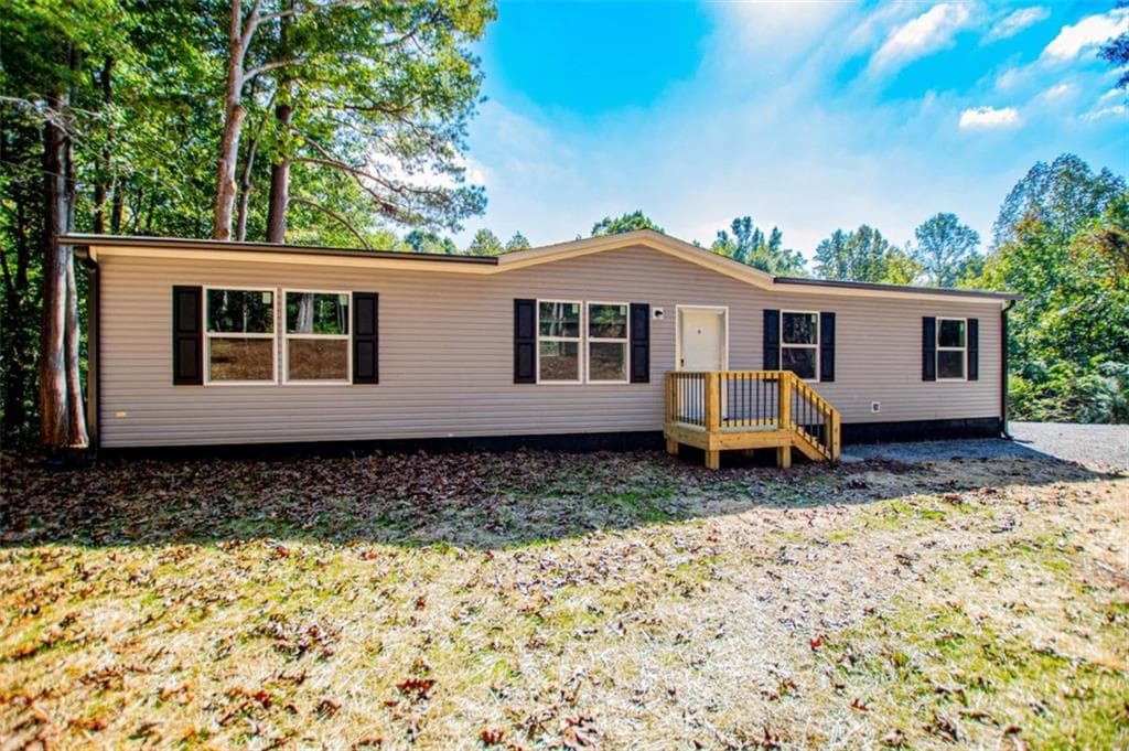 4 bedroom, 2 bathroom, 1,475 sq ft single family residence for sale at 9705 US Highway 78, Bremen, GA 30110 — photo 1 of 70