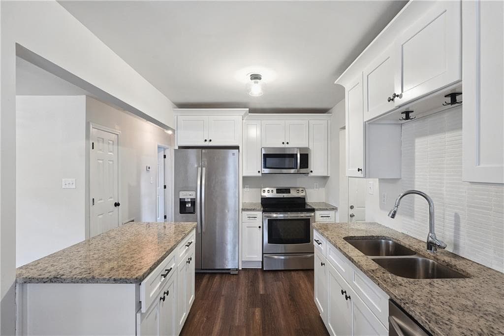 3 bedroom, 2 bathroom, 1,148 sq ft single family residence for sale at 1410 Graymont Drive, Atlanta, GA 30310 — photo 2