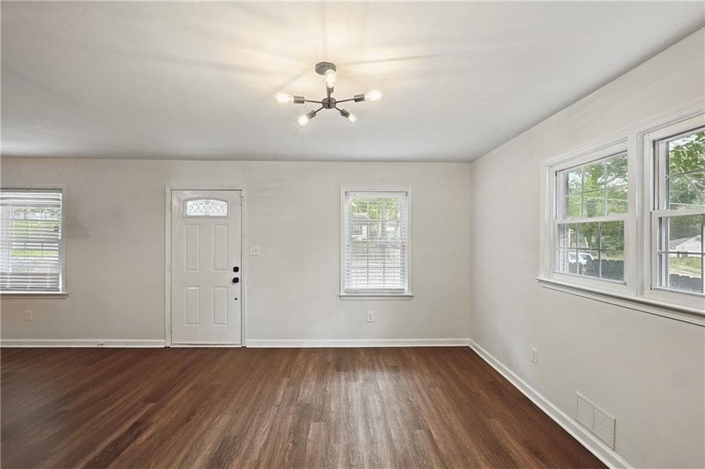 3 bedroom, 2 bathroom, 1,148 sq ft single family residence for sale at 1410 Graymont Drive, Atlanta, GA 30310 — photo 3
