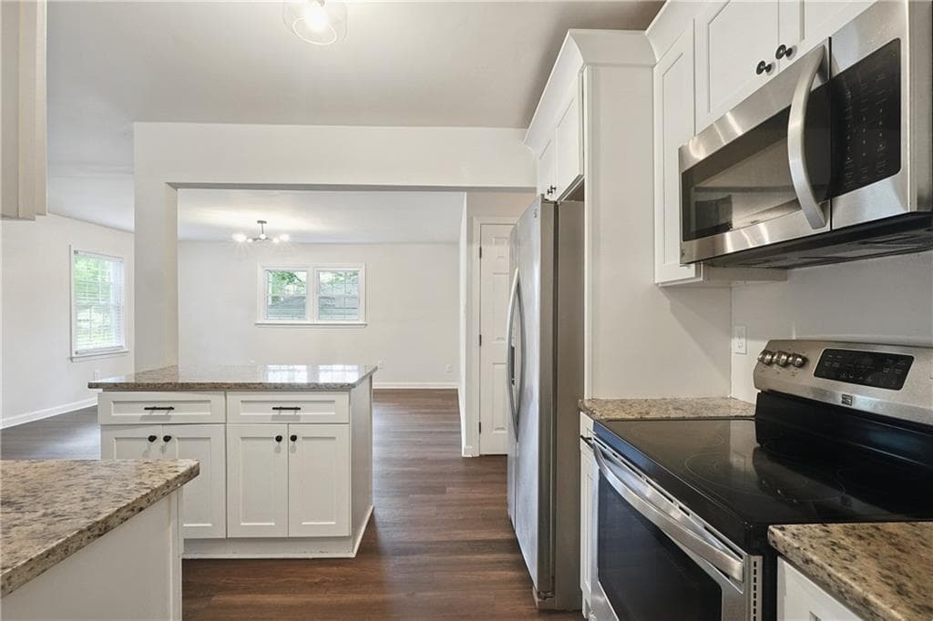 3 bedroom, 2 bathroom, 1,148 sq ft single family residence for sale at 1410 Graymont Drive, Atlanta, GA 30310 — photo 8