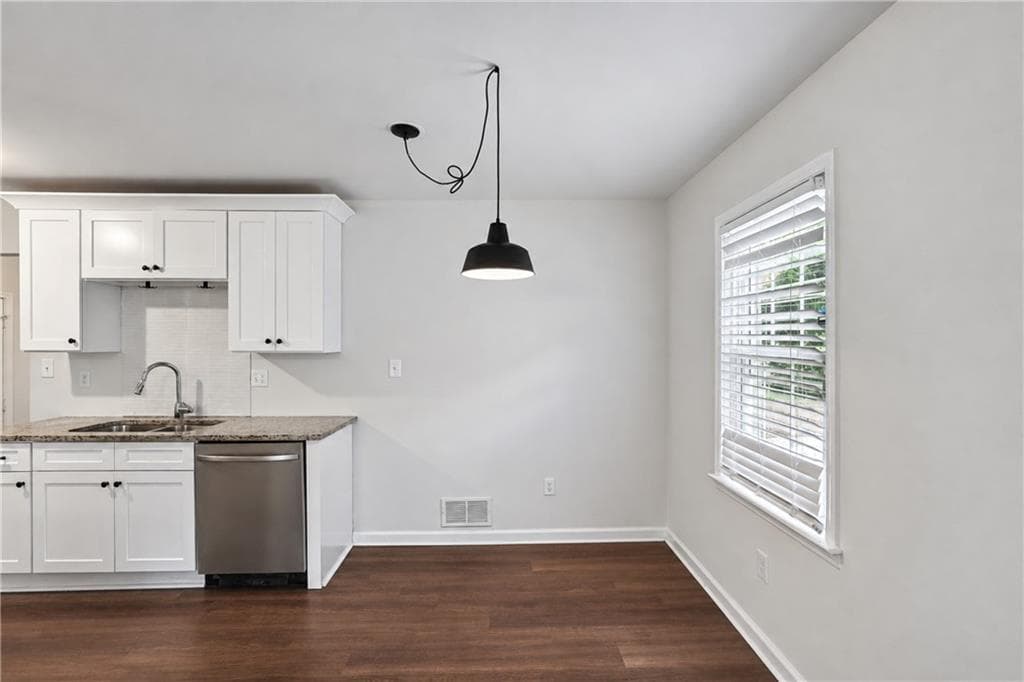 3 bedroom, 2 bathroom, 1,148 sq ft single family residence for sale at 1410 Graymont Drive, Atlanta, GA 30310 — photo 9