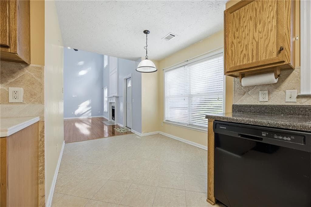 3 bedroom, 3 bathroom, 1,550 sq ft single family residence for rent at 2562 Plymouth Way, Conyers, GA 30013 for $1,850 a month — photo 4