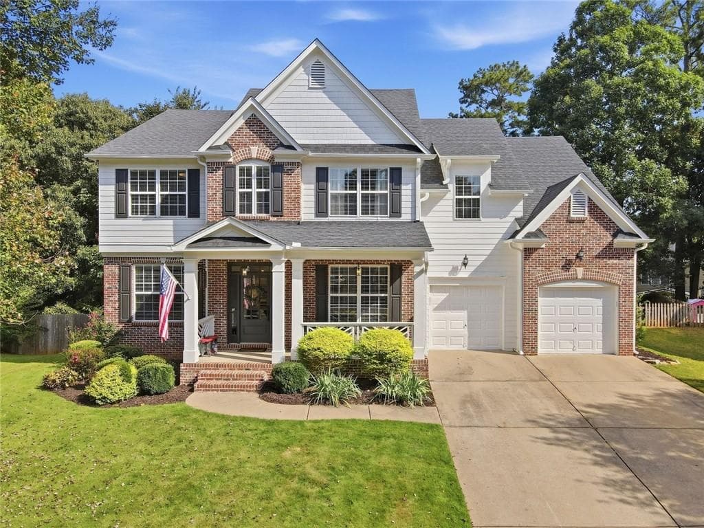 4 bedroom, 3 bathroom, 3,280 sq ft single family residence for sale at 6625 River Island Circle, Buford, GA 30518 — photo 2
