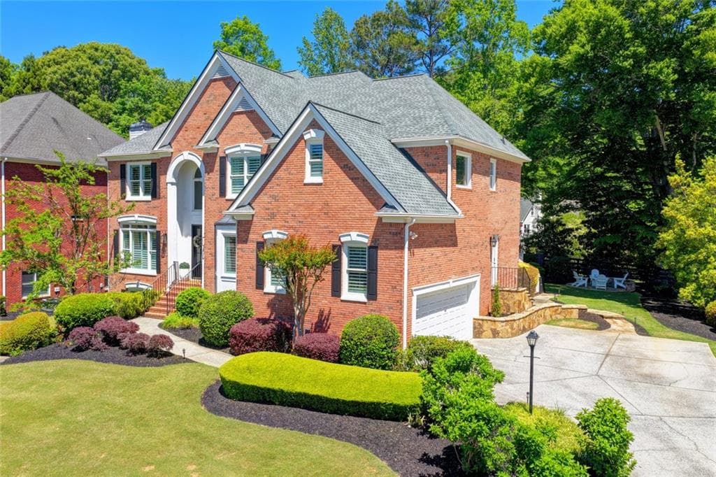 5 bedroom, 5 bathroom, 5,299 sq ft single family residence under contract at 1670 Harvest Lane, Alpharetta, GA 30004 — photo 2