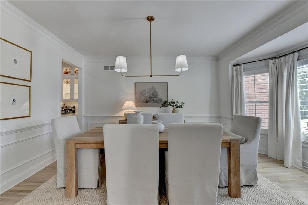 5 bedroom, 5 bathroom, 5,299 sq ft single family residence under contract at 1670 Harvest Lane, Alpharetta, GA 30004 — photo 4