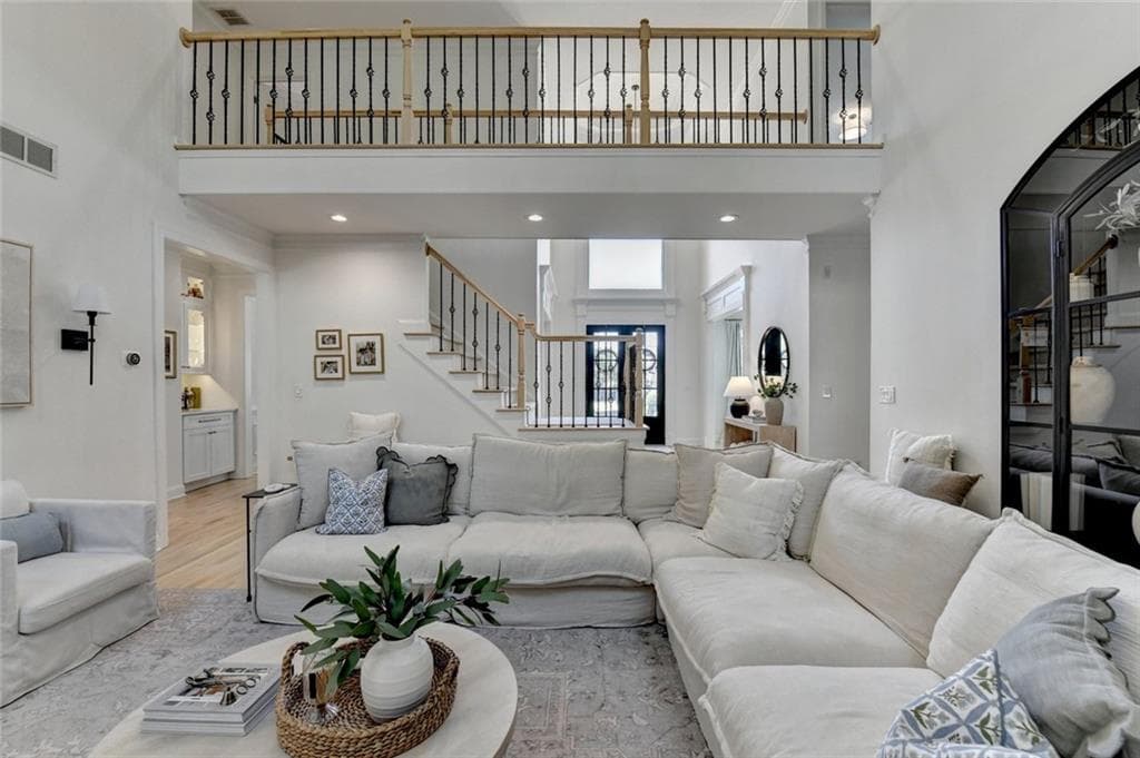 5 bedroom, 5 bathroom, 5,299 sq ft single family residence under contract at 1670 Harvest Lane, Alpharetta, GA 30004 — photo 6