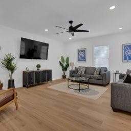 4 bedroom, 3 bathroom, 2,200 sq ft single family residence for rent at 438 Hamilton E Holmes Drive, Atlanta, GA 30318 for $5,000 a month — photo 2
