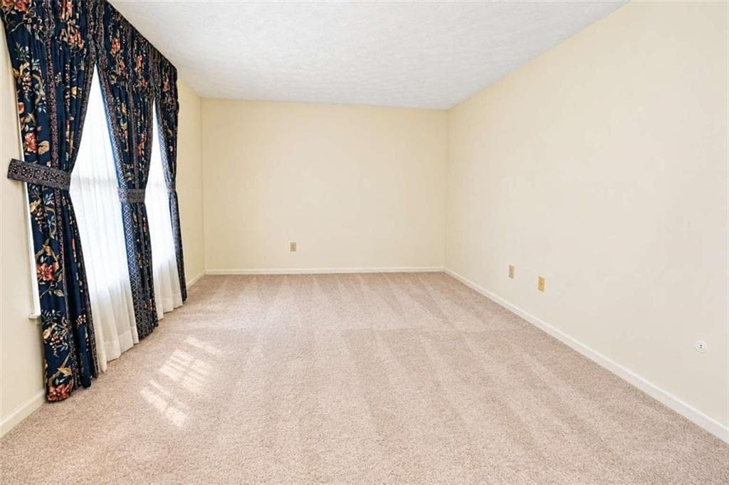 5 bedroom, 4 bathroom single family residence under contract at 4472 Woodland Forest Drive, Stone Mountain, GA 30083 — photo 5