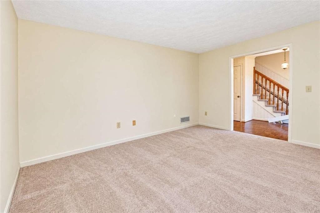 5 bedroom, 4 bathroom single family residence under contract at 4472 Woodland Forest Drive, Stone Mountain, GA 30083 — photo 6