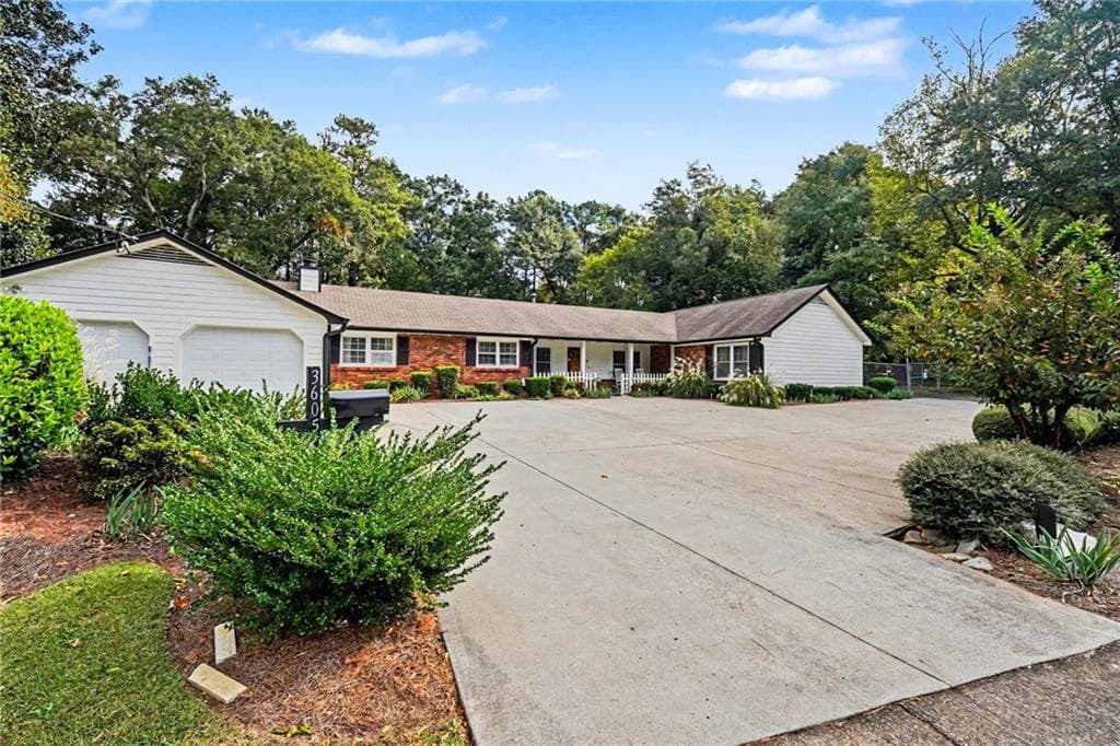 4 bedroom, 5 bathroom, 2,446 sq ft single family residence for sale at 3605 Shallowford Road, Marietta, GA 30062 — photo 2