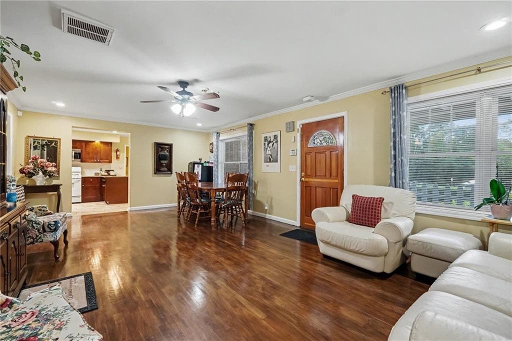 4 bedroom, 5 bathroom, 2,446 sq ft single family residence for sale at 3605 Shallowford Road, Marietta, GA 30062 — photo 4