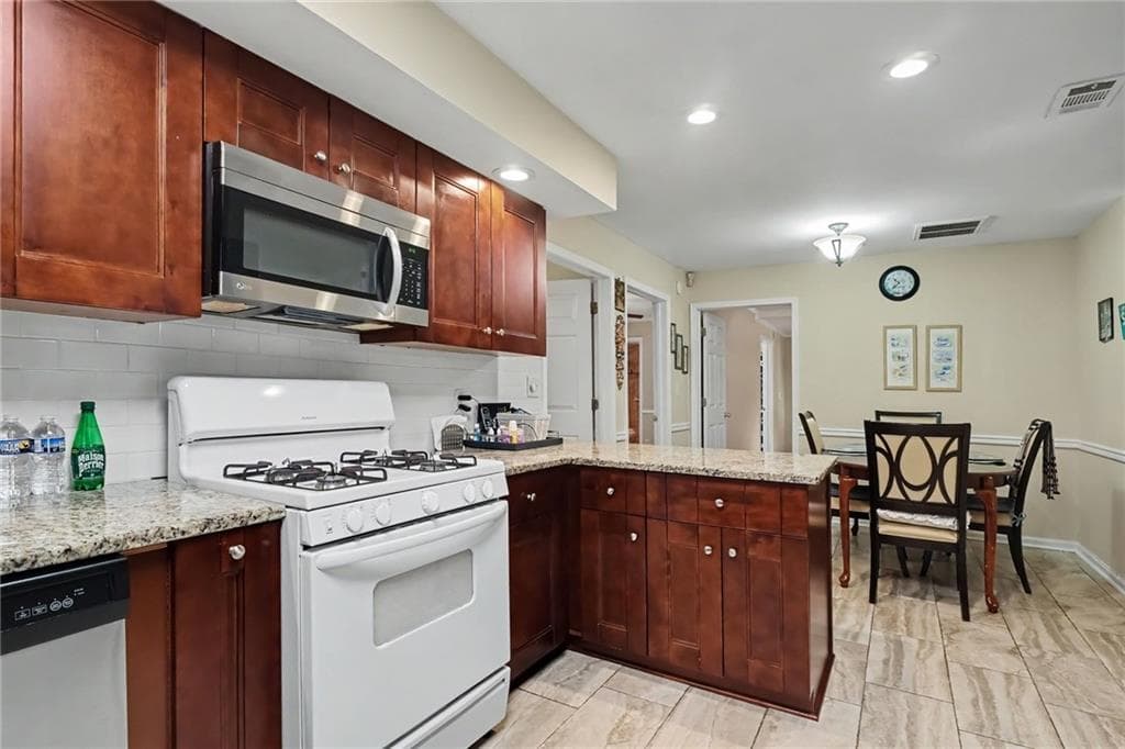 4 bedroom, 5 bathroom, 2,446 sq ft single family residence for sale at 3605 Shallowford Road, Marietta, GA 30062 — photo 7