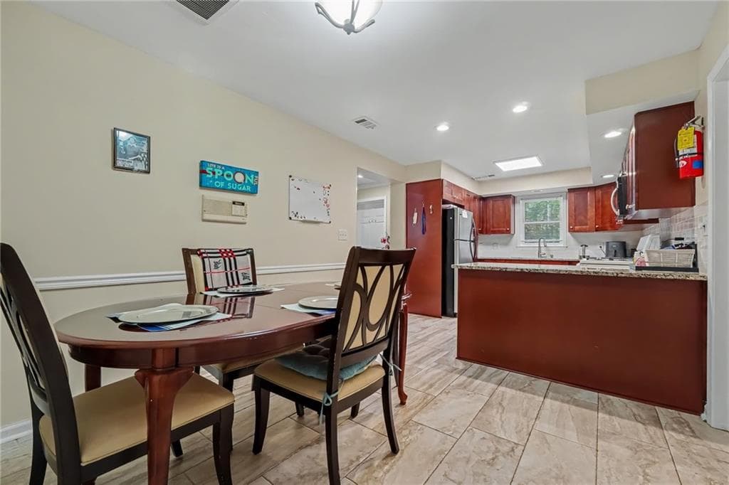 4 bedroom, 5 bathroom, 2,446 sq ft single family residence for sale at 3605 Shallowford Road, Marietta, GA 30062 — photo 8