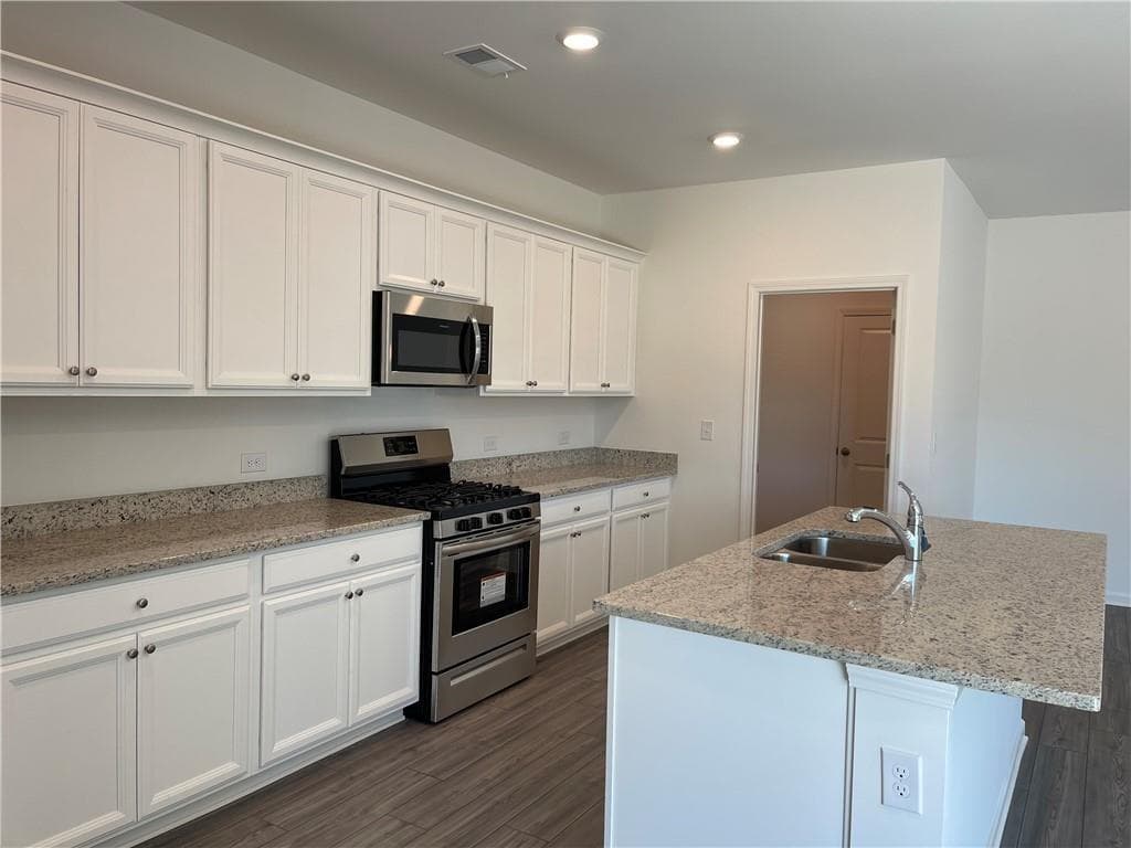 5 bedroom, 3 bathroom, 2,178 sq ft single family residence for rent at 392 Golden Eagle Parkway, Braselton, GA 30517 for $2,200 a month — photo 10