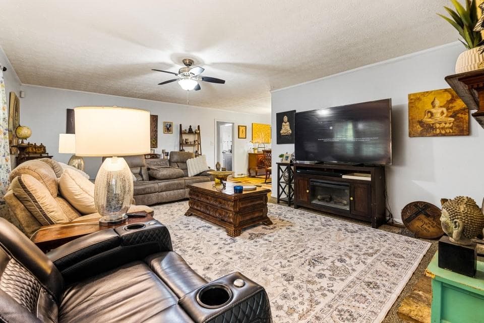 4 bedroom, 3 bathroom, 1,768 sq ft single family residence for sale at 5846 Fox Run, Rex, GA 30273 — photo 2