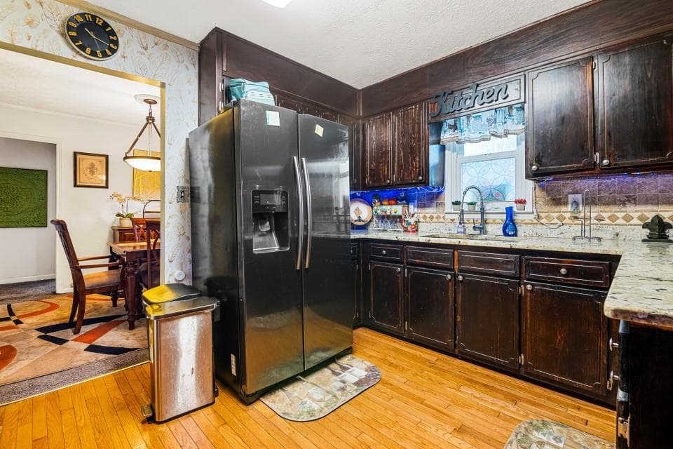 4 bedroom, 3 bathroom, 1,768 sq ft single family residence for sale at 5846 Fox Run, Rex, GA 30273 — photo 8