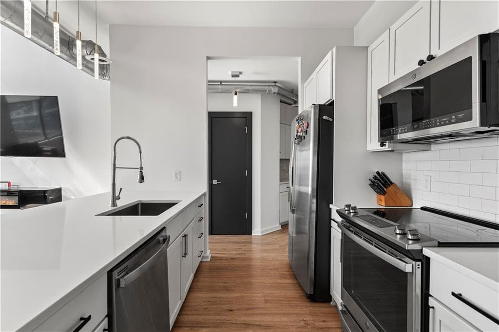 3 bedroom, 3 bathroom, 2,088 sq ft condominium for sale at 260 18th Street 10226, Atlanta, GA 30363 — photo 7