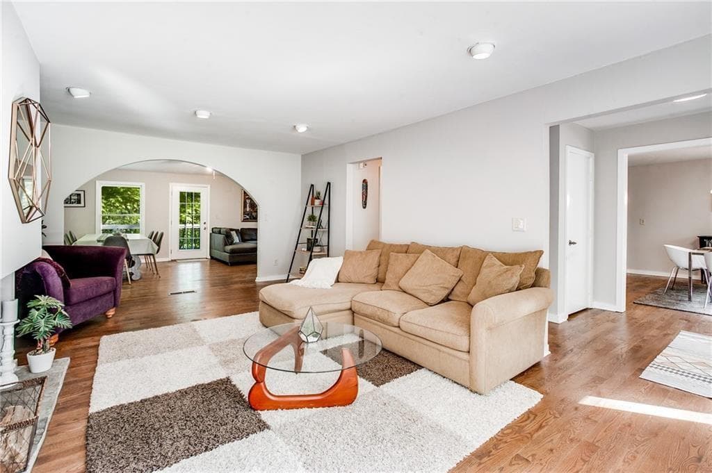 5 bedroom, 5 bathroom, 4,087 sq ft single family residence for rent at 2720 Margaret Mitchell Drive, Atlanta, GA 30327 for $5,500 a month — photo 4
