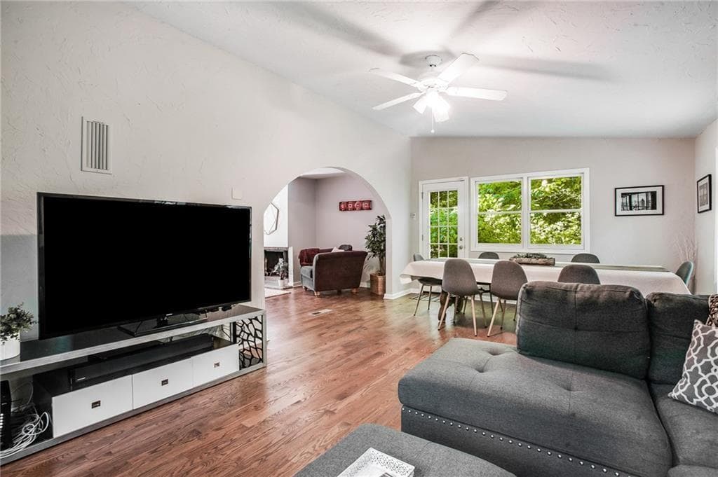 5 bedroom, 5 bathroom, 4,087 sq ft single family residence for rent at 2720 Margaret Mitchell Drive, Atlanta, GA 30327 for $5,500 a month — photo 5