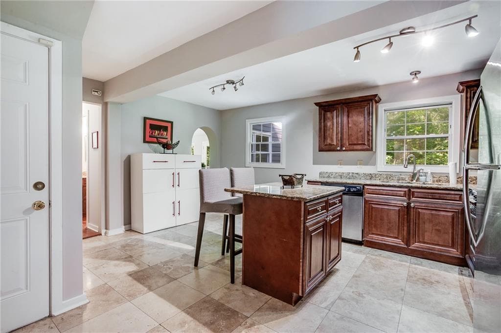 5 bedroom, 5 bathroom, 4,087 sq ft single family residence for rent at 2720 Margaret Mitchell Drive, Atlanta, GA 30327 for $5,500 a month — photo 9
