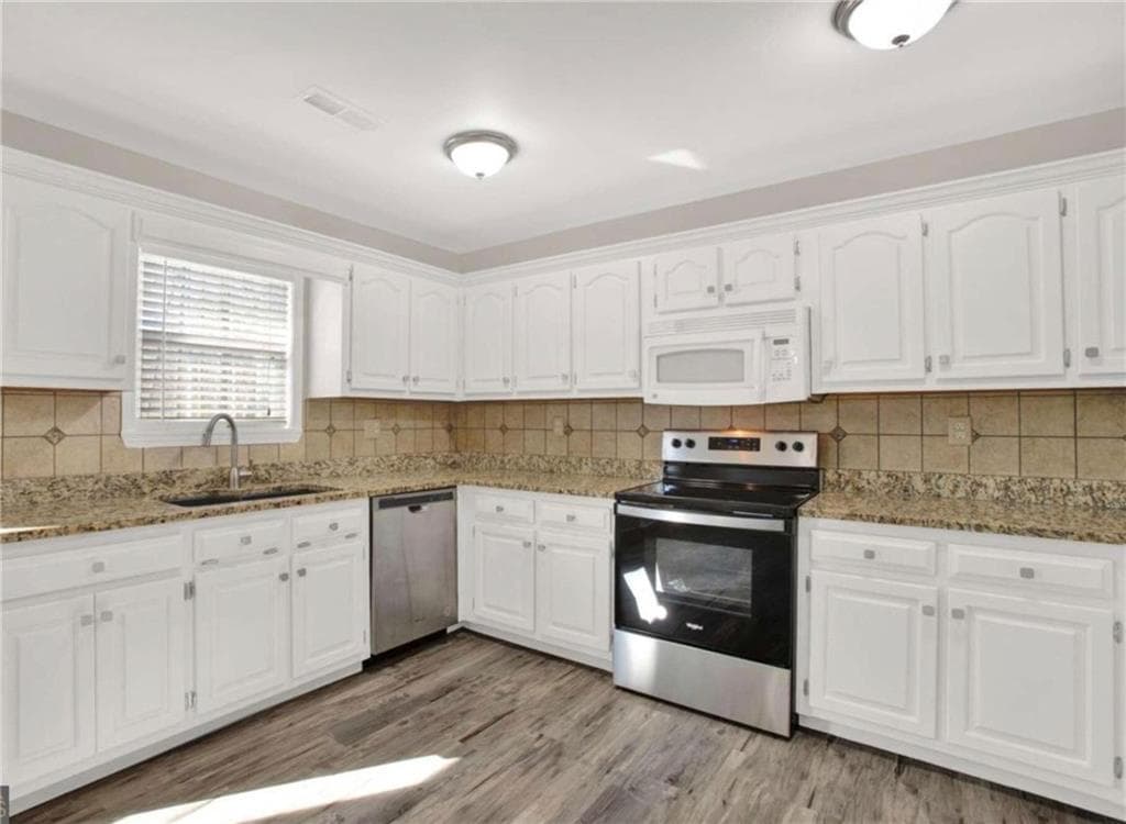 3 bedroom, 2 bathroom, 1,426 sq ft single family residence for sale at 2251 Boone Ford Road, Calhoun, GA 30701 — photo 9