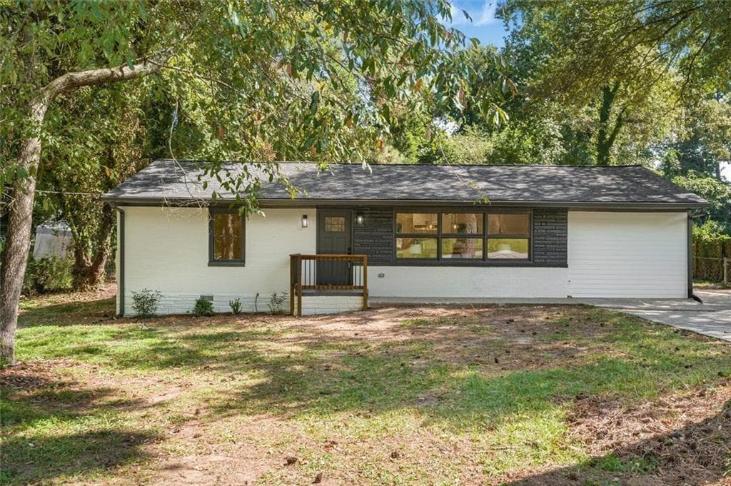 3 bedroom, 3 bathroom, 1,300 sq ft single family residence for sale at 5177 White Boulevard, Mableton, GA 30126