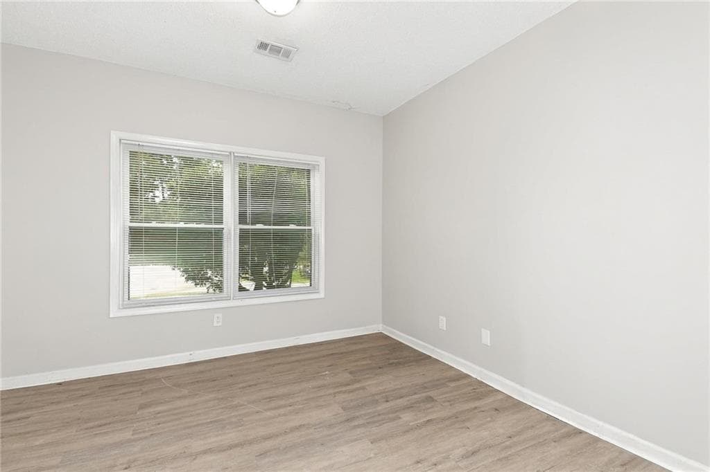 4 bedroom, 3 bathroom, 1,716 sq ft single family residence for rent at 5730 Broadleaf Way, Atlanta, GA 30349 for $2,180 a month — photo 6