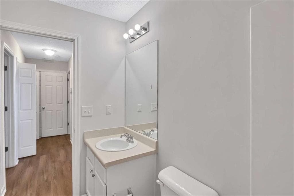 5 bedroom, 3 bathroom, 1,892 sq ft single family residence under contract at 4001 Angels Drive, Stockbridge, GA 30281 — photo 8