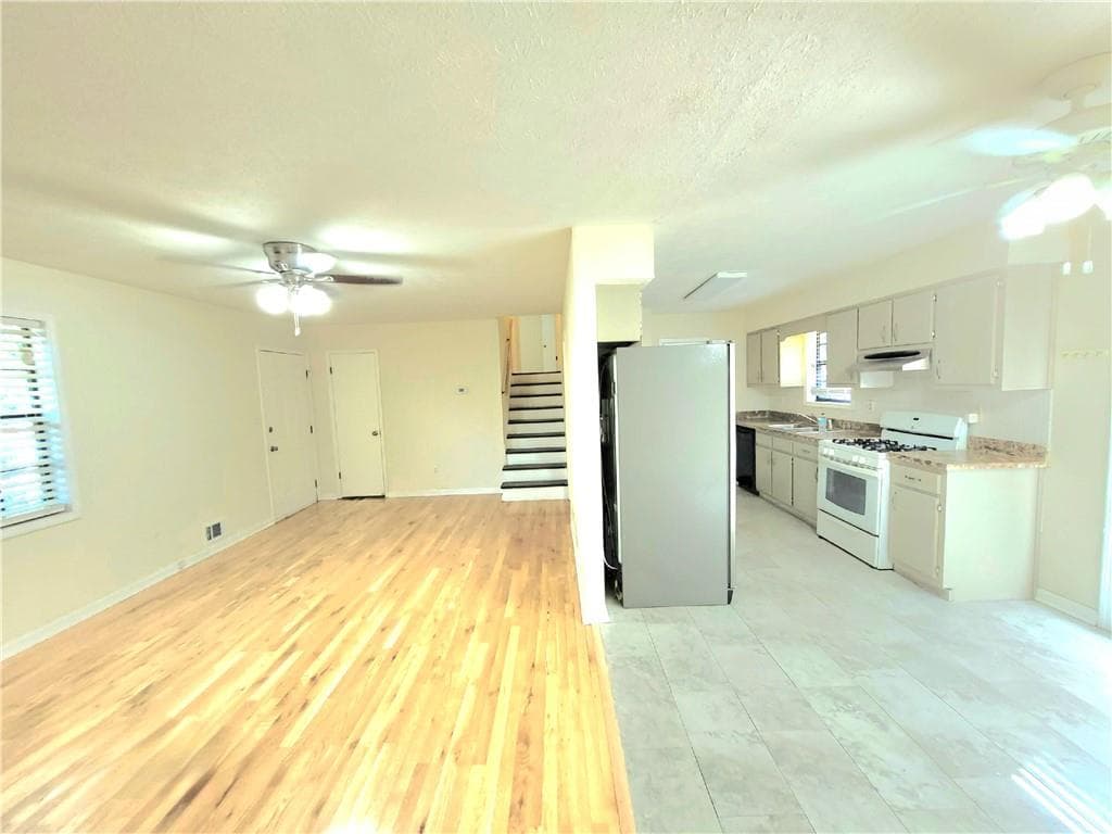 4 bedroom, 2 bathroom, 1,540 sq ft single family residence for rent at 2716 Aruba Drive, Powder Springs, GA 30127 for $2,000 a month — photo 7