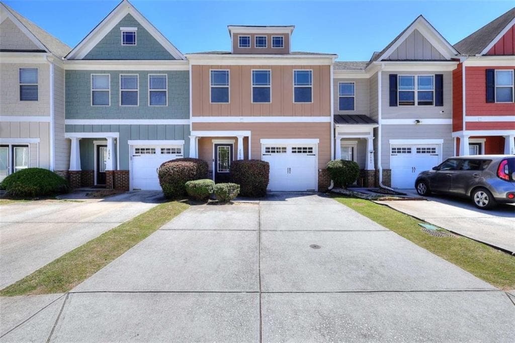 3 bedroom, 3 bathroom, 1,616 sq ft townhouse for rent at 2658 Avanti Way, Decatur, GA 30035 for $1,800 a month — photo 1 of 26