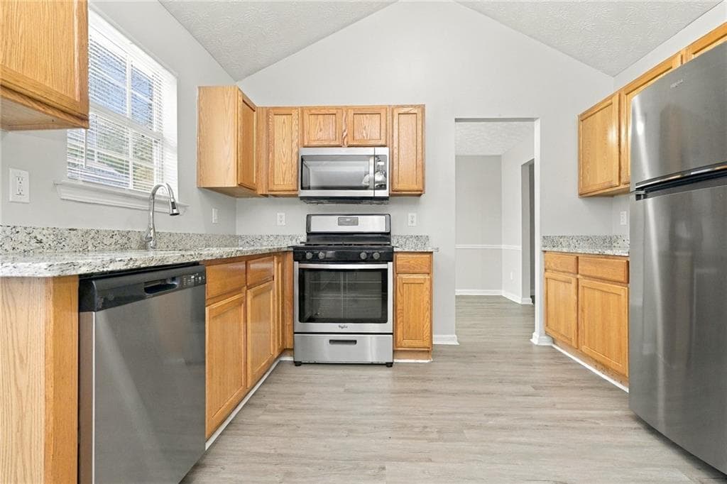 3 bedroom, 3 bathroom, 2,084 sq ft single family residence for rent at 2079 Sugar Creek Falls Court, Atlanta, GA 30316 for $2,135 a month — photo 3