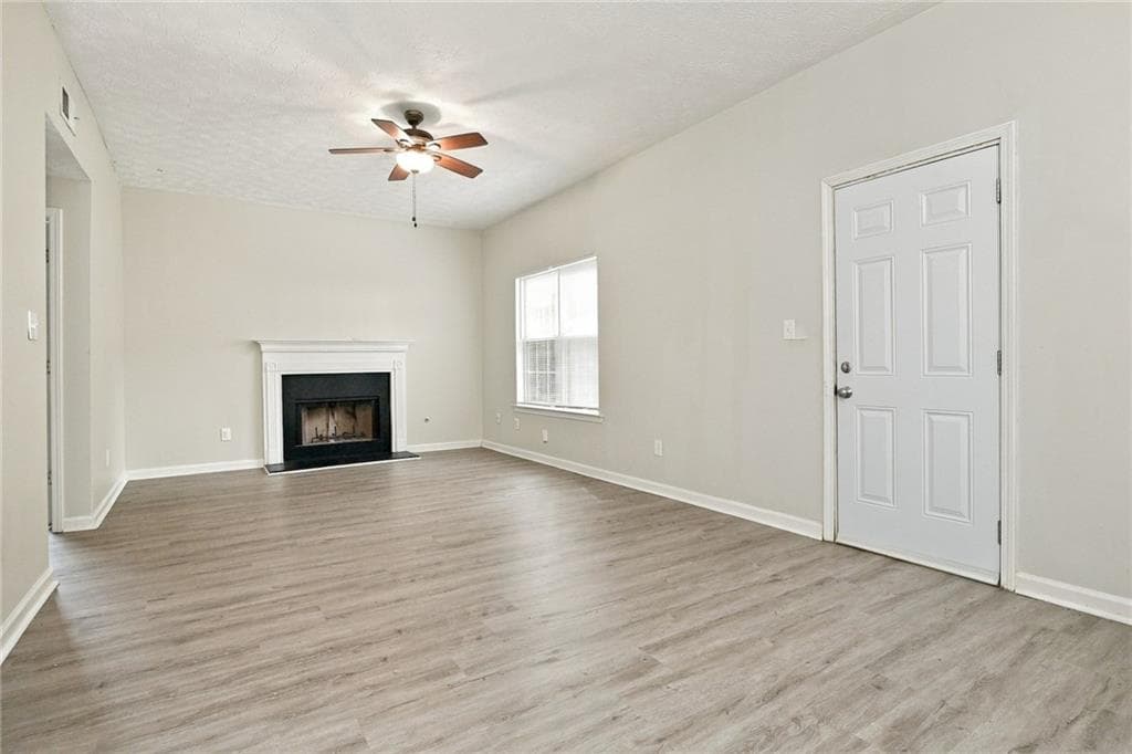 3 bedroom, 3 bathroom, 2,084 sq ft single family residence for rent at 2079 Sugar Creek Falls Court, Atlanta, GA 30316 for $2,135 a month — photo 5
