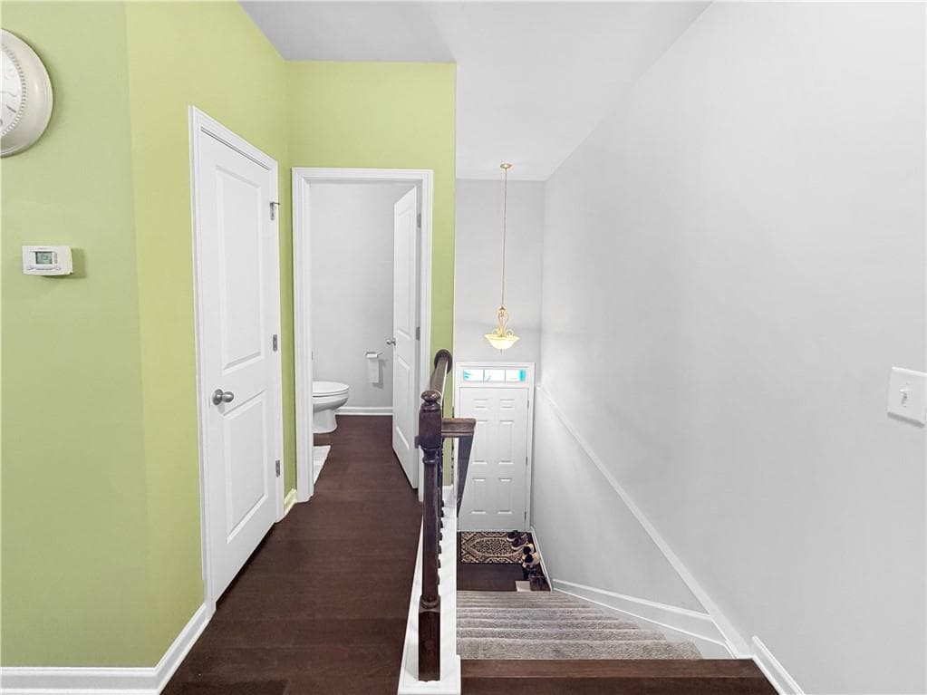 3 bedroom, 4 bathroom, 2,280 sq ft townhouse for sale at 4182 Chatham Ridge Dr, Buford, GA 30518 — photo 3