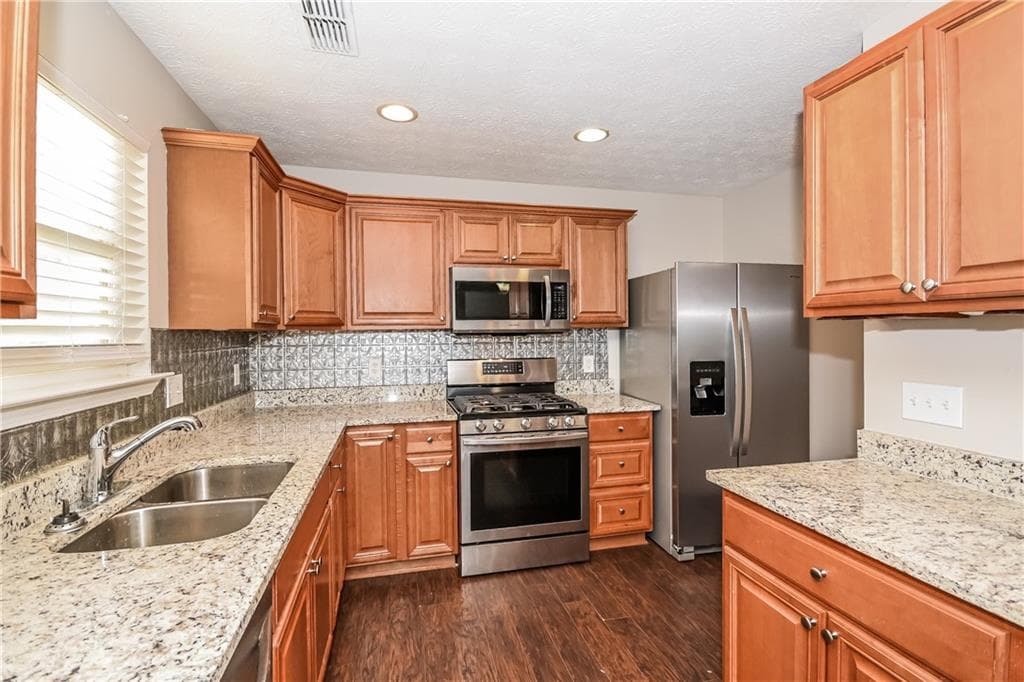 3 bedroom, 3 bathroom, 1,408 sq ft single family residence for rent at 234 Carrington Way, Canton, GA 30115 for $2,245 a month — photo 2