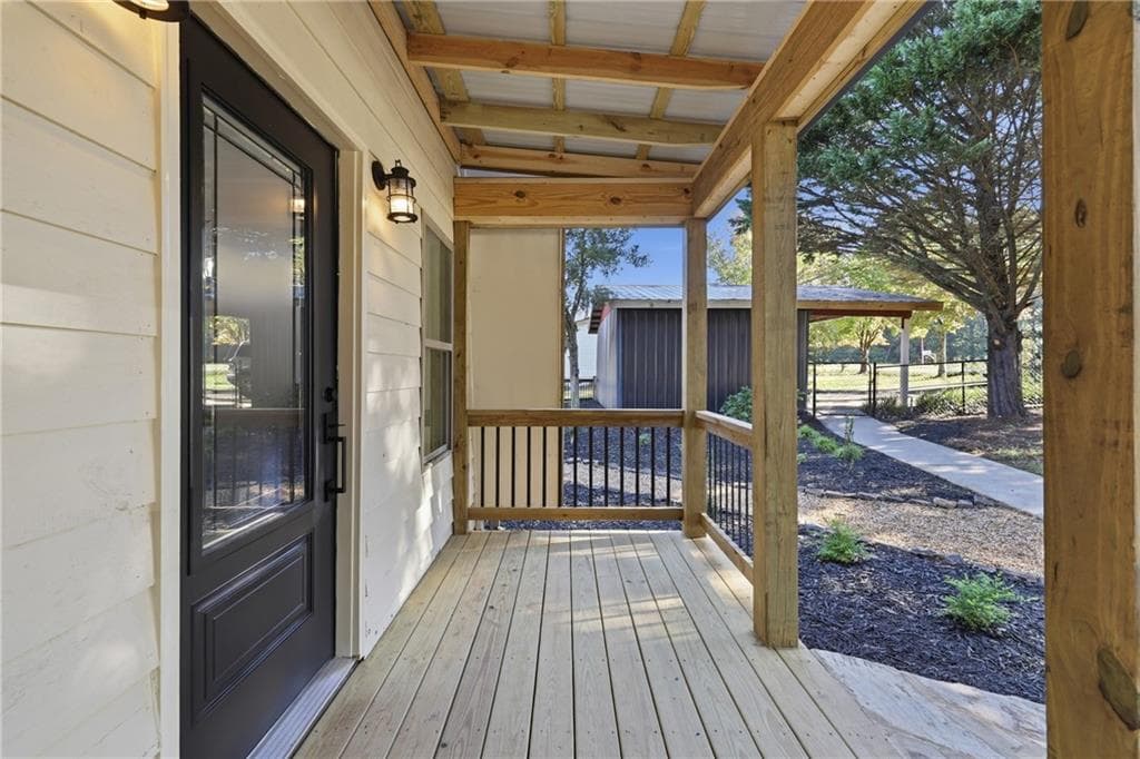 3 bedroom, 2 bathroom, 1,320 sq ft single family residence under contract at 375 Wilbanks Street, Baldwin, GA 30511 — photo 3